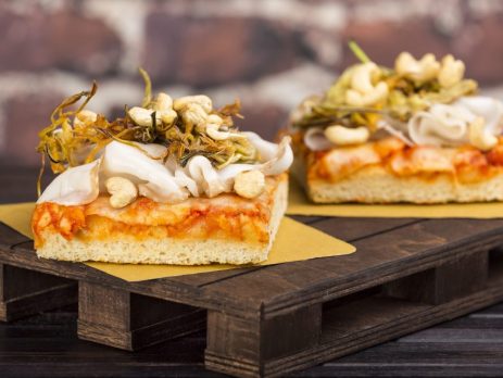 Pizza Margherita con Carciofi